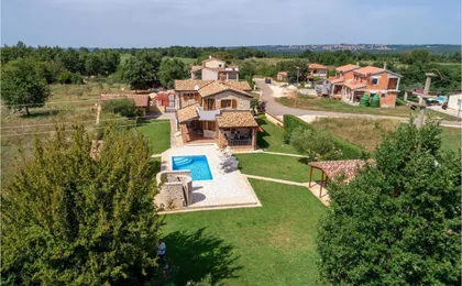 Villa Shirin