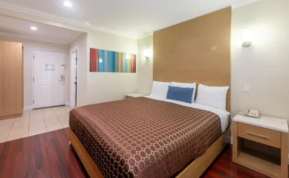 Hollywood City Inn