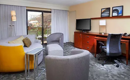 Courtyard by Marriott Rockford