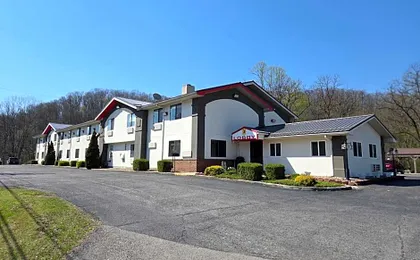 Super 8 by Wyndham Elkins