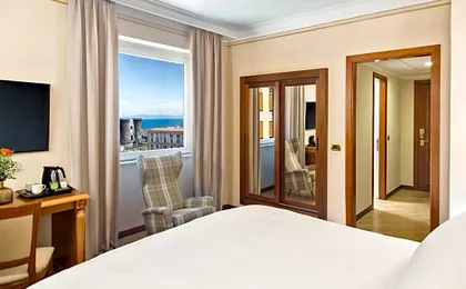 Renaissance Naples Hotel Mediterraneo