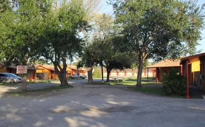 Lakeside Inn & Suites