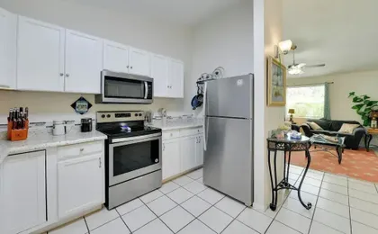 Couples Getaway Near Historic Downtown Venice!