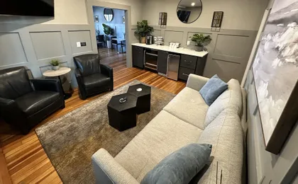 Bright 1 Bed/1 Bath On Historic Pelham St - Unit 2 1 Bedroom Home
