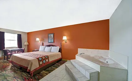 Super 8 by Wyndham Dallas South