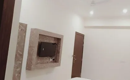 Airport Hotel J P Palace