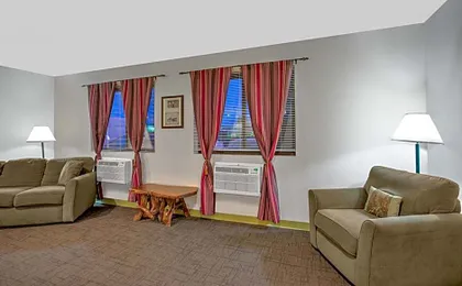 Super 8 by Wyndham Ticonderoga