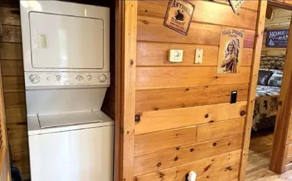 Hanky Panky 1 Bedroom Cabin