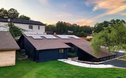 Modern Home w/ Shared Pool, Yard & Prime Location Fairlawn Lane B by Avantstay