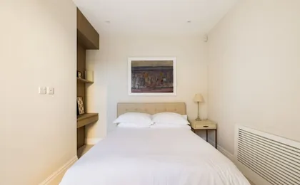 Sunny in Chelsea Luxurious 3 Bedroom Chelsea Home