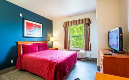 The Vistas 119 Modern studio with full kitchen 1st floor great location