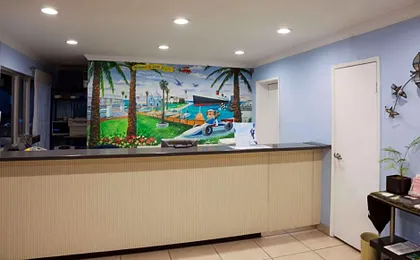 Travelodge by Wyndham Long Beach Convention Center
