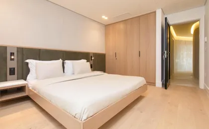 F & B Collection - Luxury Seafront 2 Bedroom Apartment