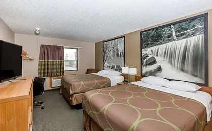 Super 8 by Wyndham Hays KS
