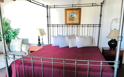 Cottonwood Court Motel
