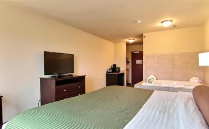 Amerivu Inn & Suites Crookston