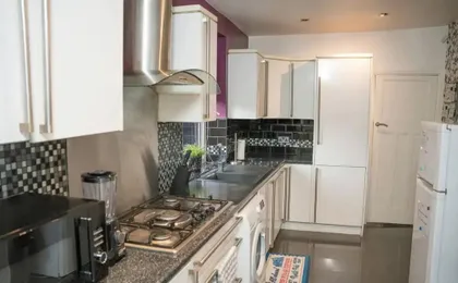Modern Spacious 4-bedroom Residence in Crumpsall