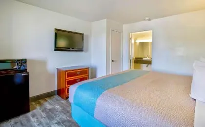Motel 6-Grand Rivers, KY