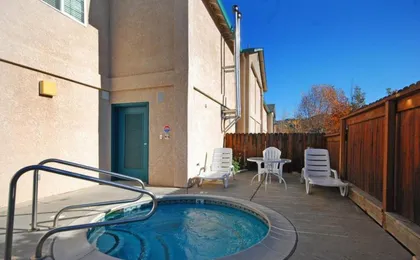 Cloverdale Wine Country Inn & Suites