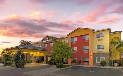 Best Western Plus Wasco Inn & Suites