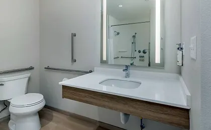 Holiday Inn Express & Suites Roseburg North by IHG