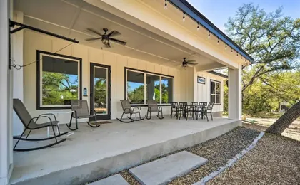 Brand New Modern Canyon Lake Escape w/ Fire Pit!