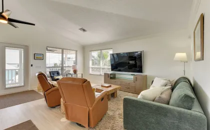 Steps to Ocean & Bay: Bradenton Beach Townhome!