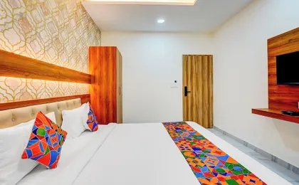 Fabhotel Golden Stay