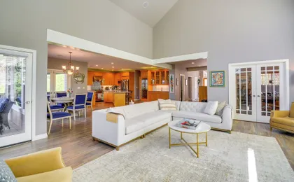 Premier Gig Harbor Home! Views, Spa & Billiards