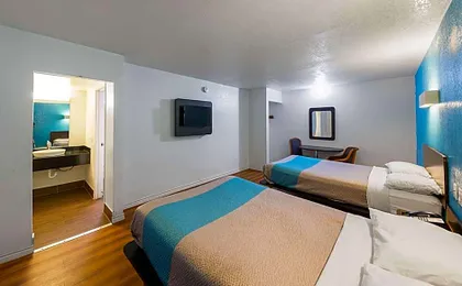 Motel 6-Grand Prairie, TX - Interstate 30