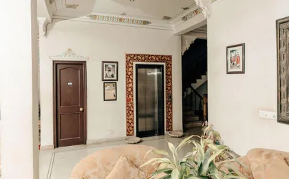 Hotel Boheda Palace