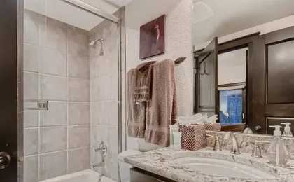 Luxury Ski in, Ski out 3 Bedroom Townhome at the Snowflake Lift - Saddlewood Townhomes