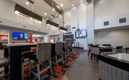 Hampton Inn & Suites Dupont