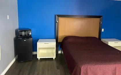 Driftwood Motel - Colton
