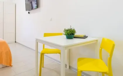 Bright And Light Apartments