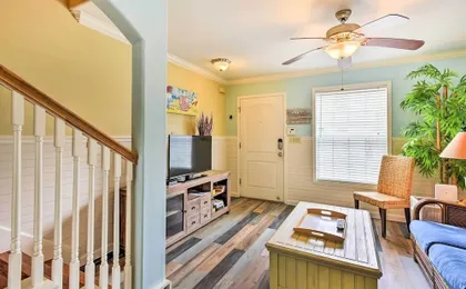 Near Port Aransas Beach: Condo w/ Pool Access