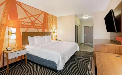 La Quinta Inn & Suites by Wyndham Waco Downtown - Baylor