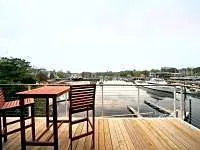 Boathouse Waterfront Hotel