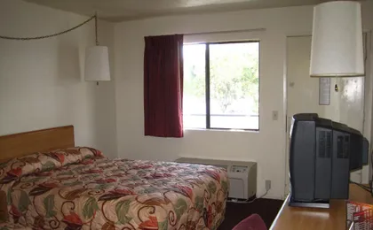 E-Z 8 Motel Old Town