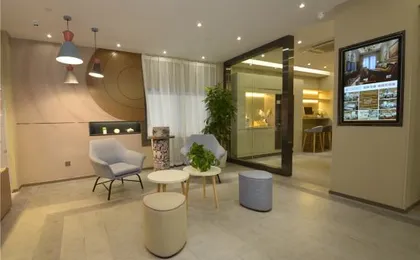 Homeinn · neo (Chongqing Jiefangbei Jiaochangkou Subway Station)