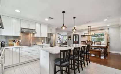 Spacious 4 Bedroom Entire Home, Tampa, Fire Pit