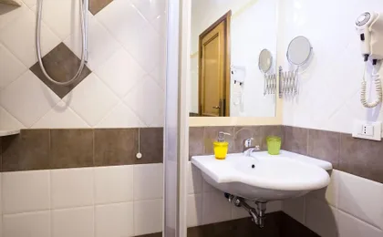 Anthony Guestouse Apartments
