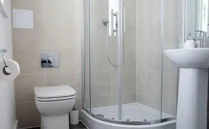 Near Dlr Station-family-sleeps 4-pets-parking