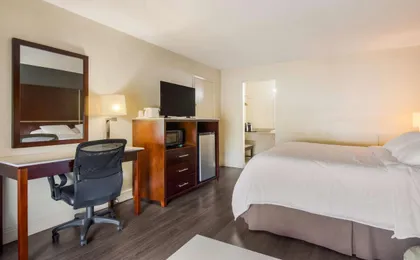 Surestay Hotel by Best Western Sarasota Lido Beach