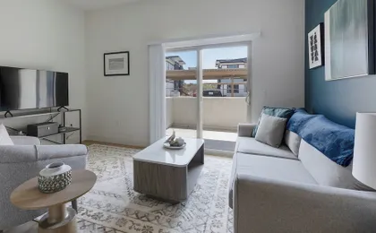 Landing Apartments Tucson near La Cholla Professional Park