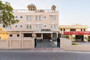 The Royal Courtyard