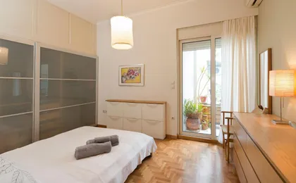 Stylish Flat with Veranda in the Heart of Athens