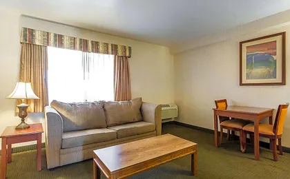 Econo Lodge Inn & Suites Riverside - Corona