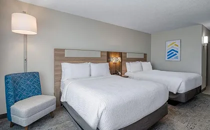 Holiday Inn Express Hotel & Suites Columbus Airport By IHG
