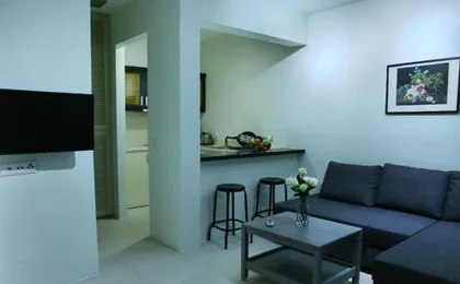 Vivian Art Apartments